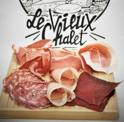 mix de charcuterie tranché